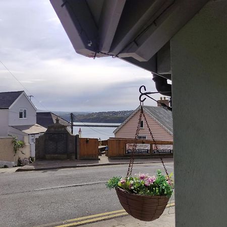 Rose And Crown Hotel & Hope And Anchor Bar Goodwick Екстер'єр фото
