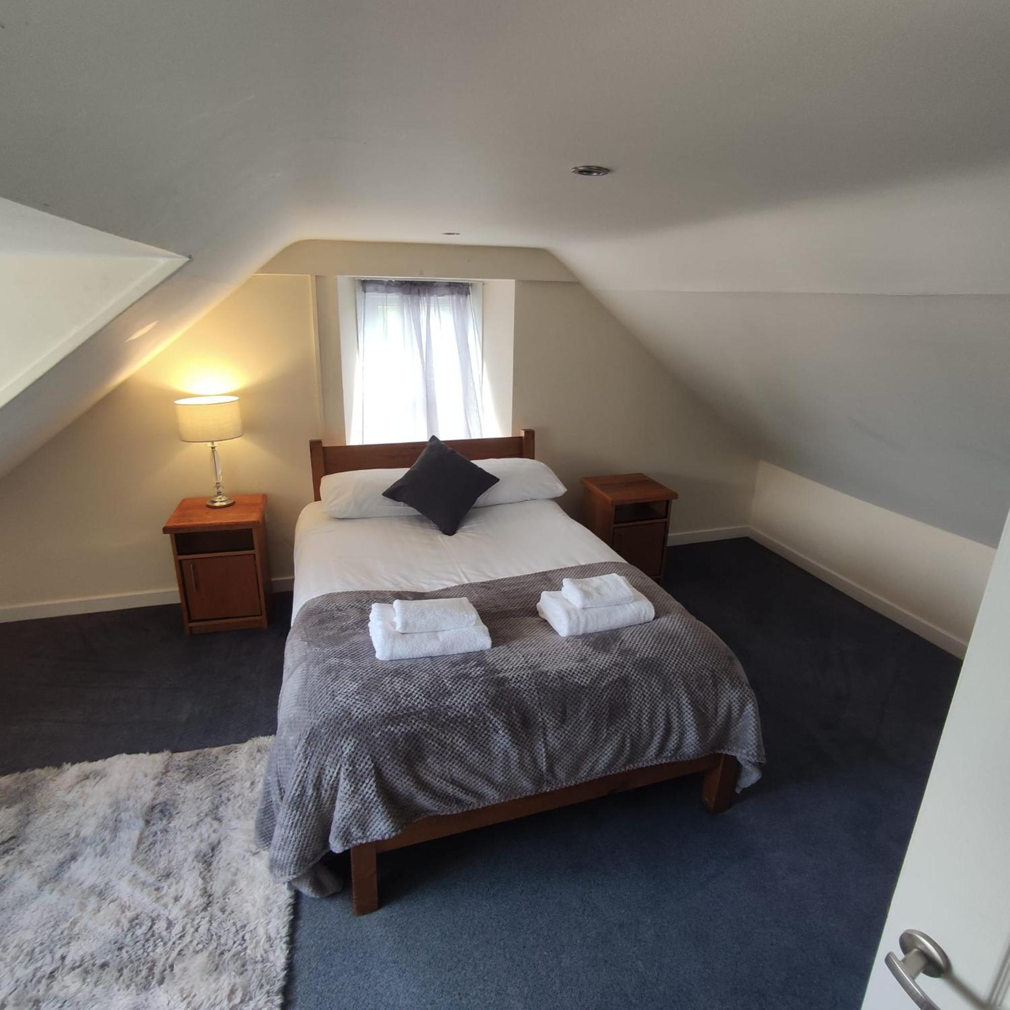 Rose And Crown Hotel & Hope And Anchor Bar Goodwick Екстер'єр фото